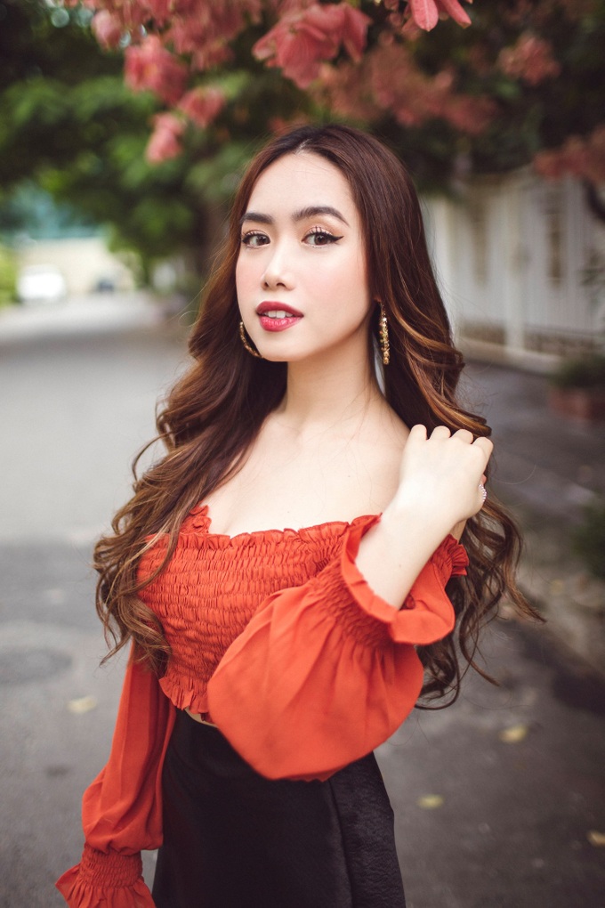Nữ chính Người ấy là ai Mina Nguyễn giàu nứt vách: Đi Audi, ở lâu đài, đồ hiệu đầy tủ - Ảnh 2. Nữ chính Người ấy là ai Mina Nguyễn giàu nứt vách: Đi Audi, ở lâu đài, đồ hiệu đầy tủ - Ảnh 2.