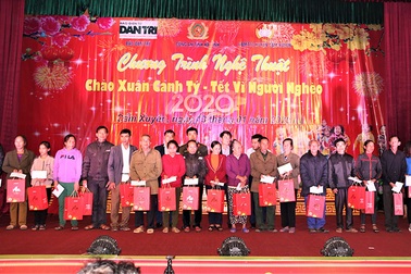 Ấm tình Xuân đêm giao lưu ủng hộ dân nghèo Hà Tĩnh đón Tết