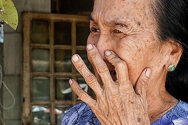 Người dân bật khóc khi cầu Long Kiểng xây dựng gần 23 năm sắp thông xe