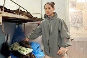 Bắt người phụ nữ trộm iPhone, laptop của du học sinh Lào ở TPHCM