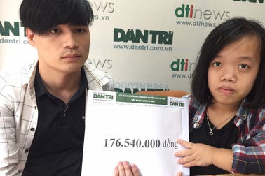 Bạn đọc Dân trí giúp đỡ 176 triệu đồng đến cặp vợ chồng tật nguyền có con teo mật bẩm sinh