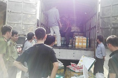 Hà Nội: Phát hiện gần 4 tấn cá chình, ba ba, chân gà nhập lậu từ Trung Quốc