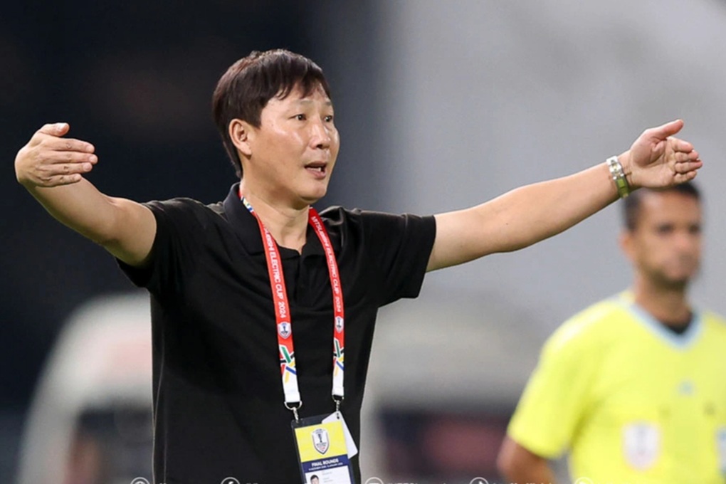Thêm cầu thủ đột ngột rút lui, HLV Kim Sang Sik gặp khó khi đấu Man Utd - 2 Thêm cầu thủ đột ngột rút lui, HLV Kim Sang Sik gặp khó khi đấu Man Utd - 2