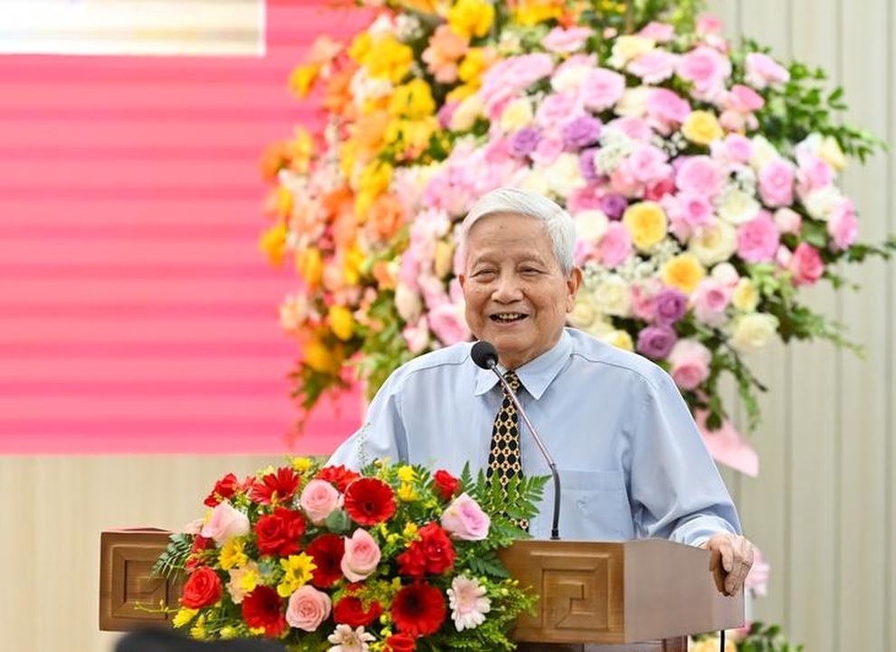 Nhà báo Hà Đăng ra mắt sách ở tuổi 96 - 2 Nhà báo Hà Đăng ra mắt sách ở tuổi 96 - 2