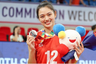 Chuyền hai xinh đẹp Thu Hoài bất ngờ được bóng chuyền thế giới ngợi ca