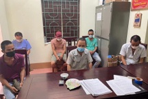 9 đối tượng tụ tập đánh bạc trong vùng giãn cách, bị phạt 135 triệu đồng