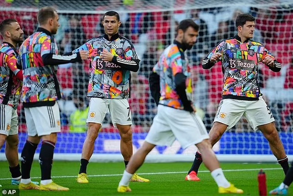 Raphael Varane cảm thấy sốc nặng sau phát biểu của C.Ronaldo - 2 Raphael Varane cảm thấy sốc nặng sau phát biểu của C.Ronaldo - 2