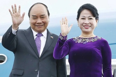 Chủ tịch nước Nguyễn Xuân Phúc và phu nhân lên đường thăm Singapore