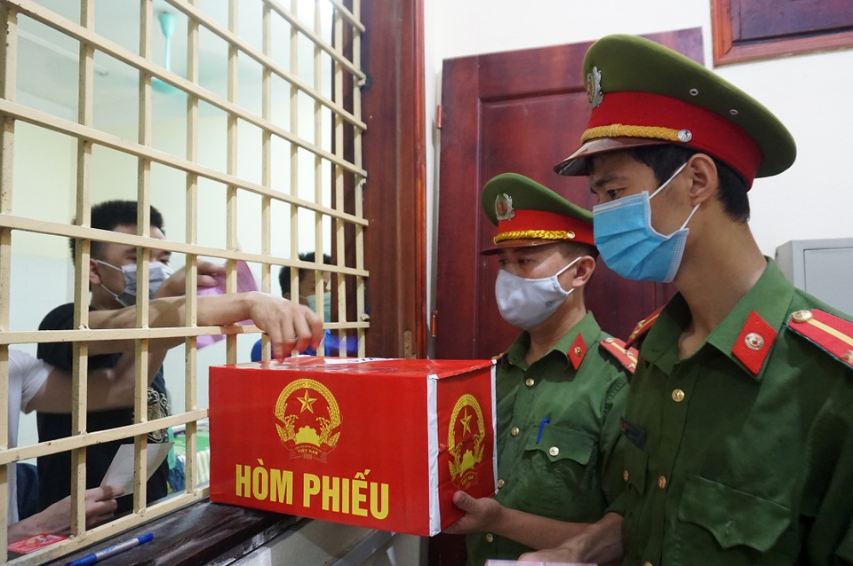 Được cầm lá phiếu bầu, với tôi là niềm an ủi lớn - 5 Được cầm lá phiếu bầu, với tôi là niềm an ủi lớn - 5