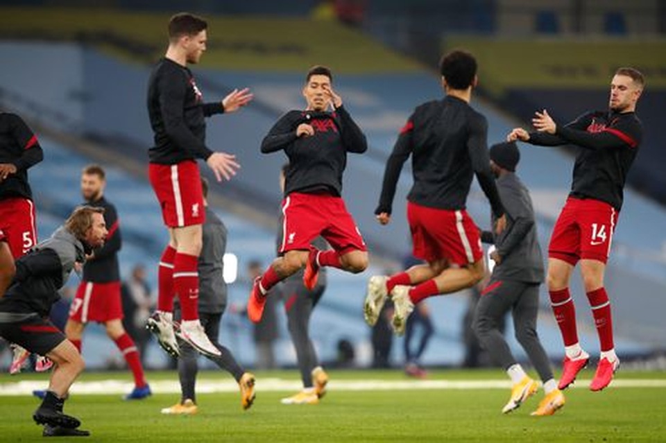 Man City 1-1 Liverpool: De Bruyne đá hỏng phạt đền - 17 Man City 1-1 Liverpool: De Bruyne đá hỏng phạt đền - 17