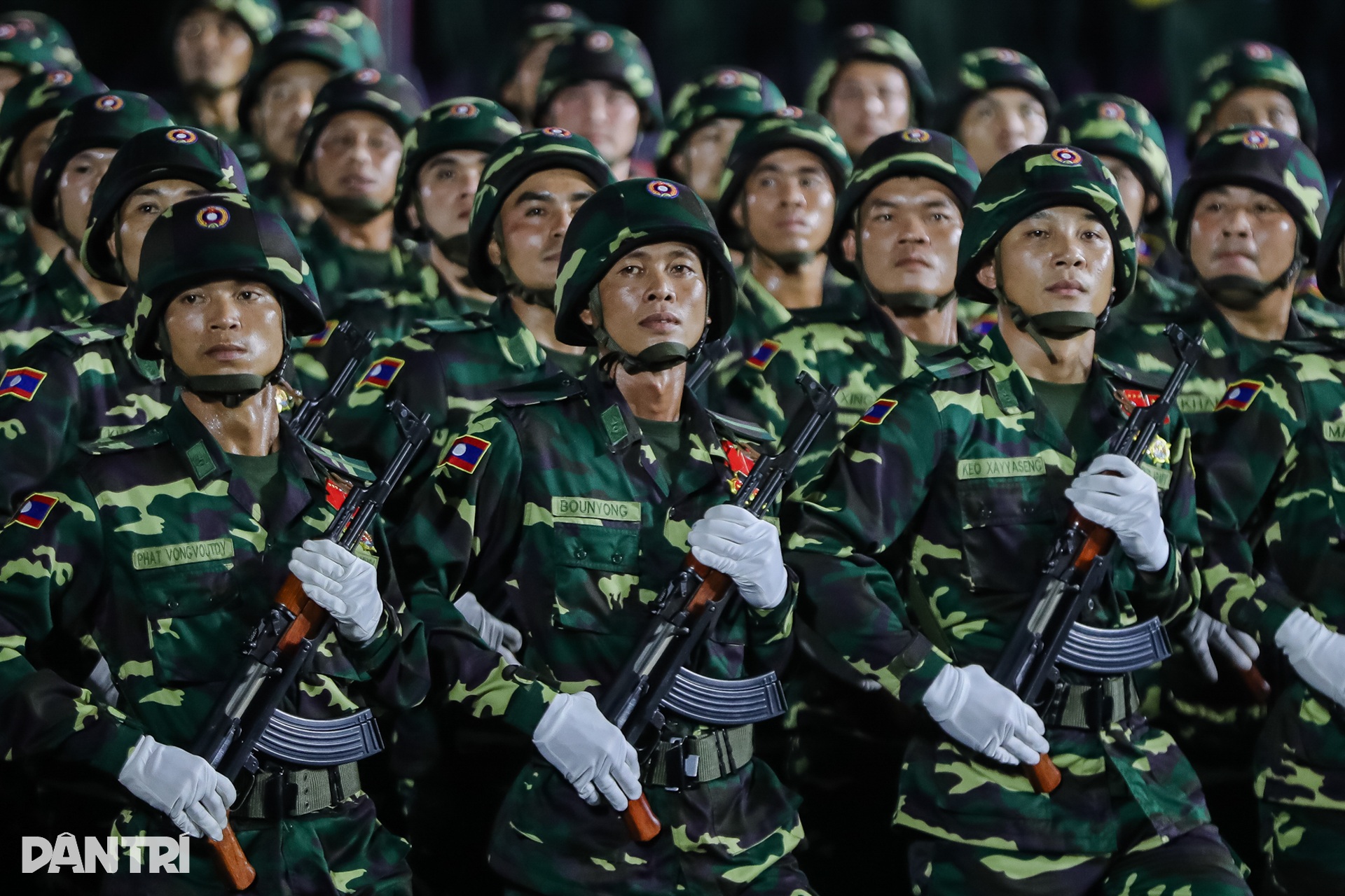 Quân đội Campuchia, Lào tham gia hợp luyện diễu binh cùng Việt Nam ở TPHCM - 8