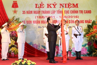 Chủ tịch nước dự lễ kỷ niệm 35 năm Ngày thành lập Tổng cục Chính trị Công an nhân dân