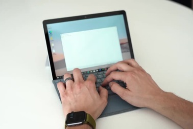 Thực tế máy tính bảng Surface Go 2 mới ra mắt