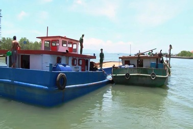 Bộ đội biên phòng nổ súng bắt “cát tặc” trên sông