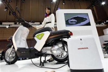 Honda ra mắt xe máy chạy điện EV-neo
