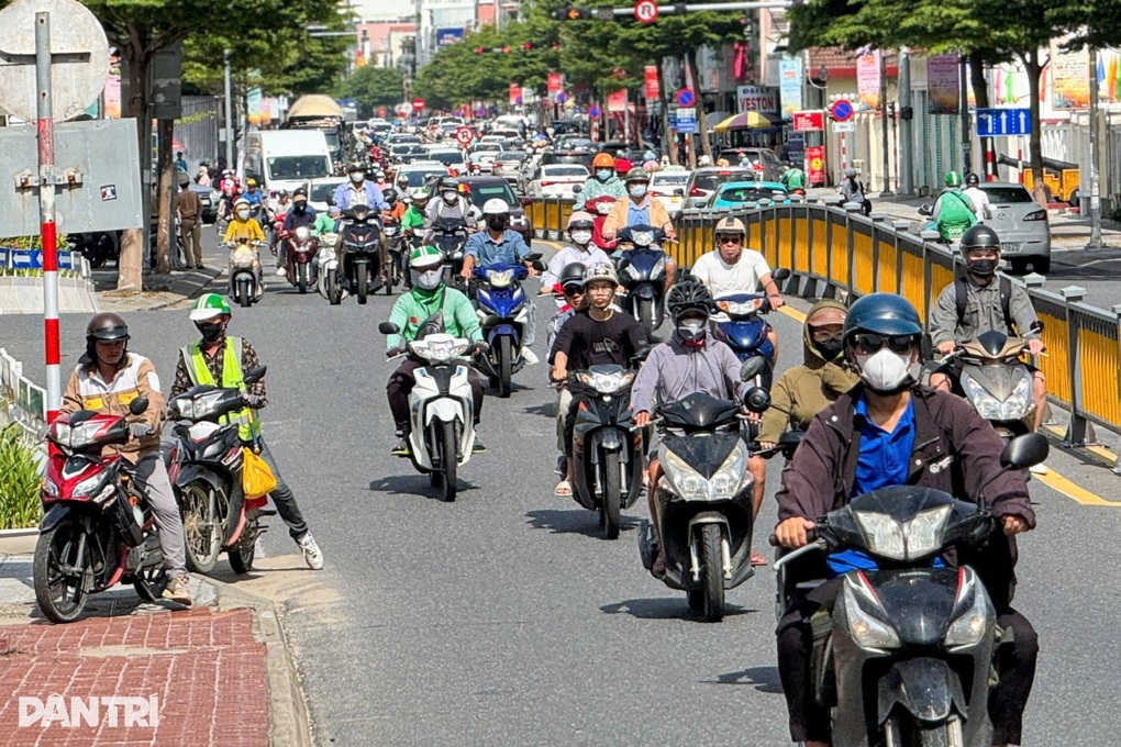 Đà Nẵng lên tiếng về việc chuyển đổi xe xăng sang xe điện - 1 Đà Nẵng lên tiếng về việc chuyển đổi xe xăng sang xe điện - 1