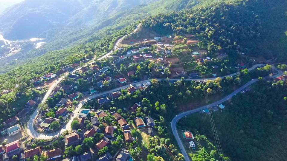 Bài 1: Chung tay xóa trũng nghèo miền Tây Nghệ An - 5 Bài 1: Chung tay xóa trũng nghèo miền Tây Nghệ An - 5