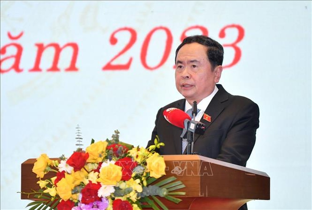 Phát huy nguồn lực người Việt ở nước ngoài về đầu tư, xây dựng quê hương - 1 Phát huy nguồn lực người Việt ở nước ngoài về đầu tư, xây dựng quê hương - 1