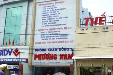 Phòng khám có “bác sĩ” Trung Quốc: “Nổ hơn kho đạn”!