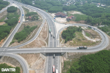 Thừa Thiên Huế phản hồi ý kiến cấm xe cỡ lớn lên cao tốc Cam Lộ - La Sơn