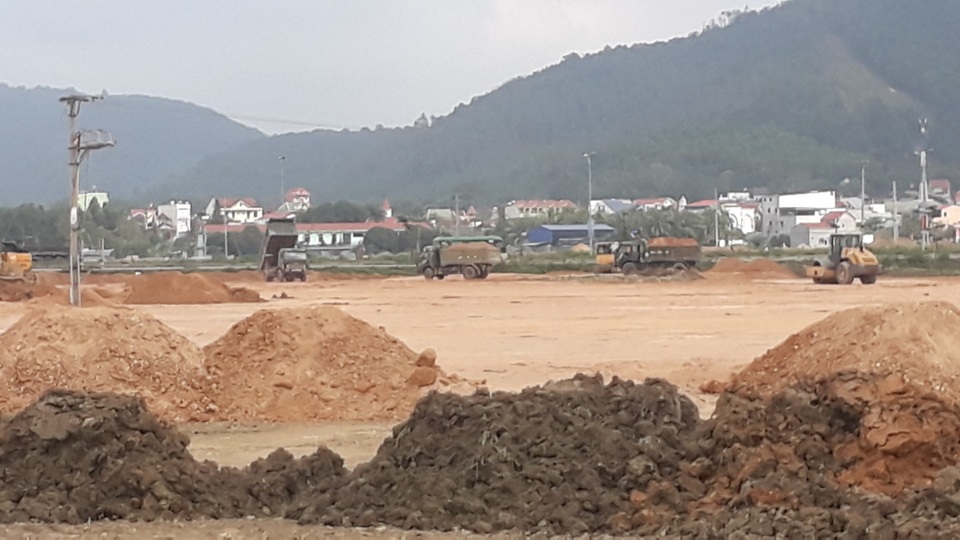 Nghệ An: Rầm rộ khai thác đất trái phép giữa thanh thiên bạch nhật! - 14 Nghệ An: Rầm rộ khai thác đất trái phép giữa thanh thiên bạch nhật! - 14