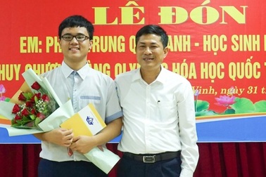 Đón nam sinh xứ Nghệ đầu tiên đạt Huy chương vàng Olympic Hóa học quốc tế