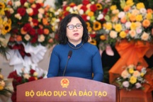 Thứ trưởng Bộ Giáo dục: Thầy cô vùng núi hy sinh "cõng chữ" cho học trò