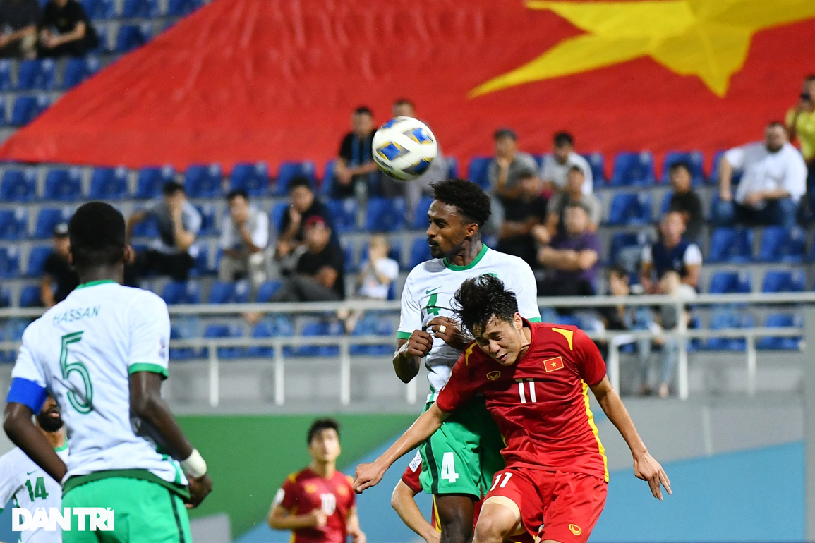 Lê Minh Bình: Thật tiếc tôi không thể sút tốt hơn để ghi bàn - 2 Lê Minh Bình: Thật tiếc tôi không thể sút tốt hơn để ghi bàn - 2