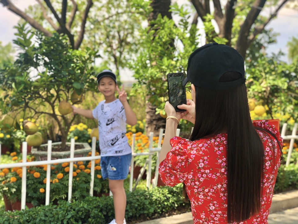 Đường hoa lớn nhất Đồng Nai thưa thớt khách tham quan  - 4