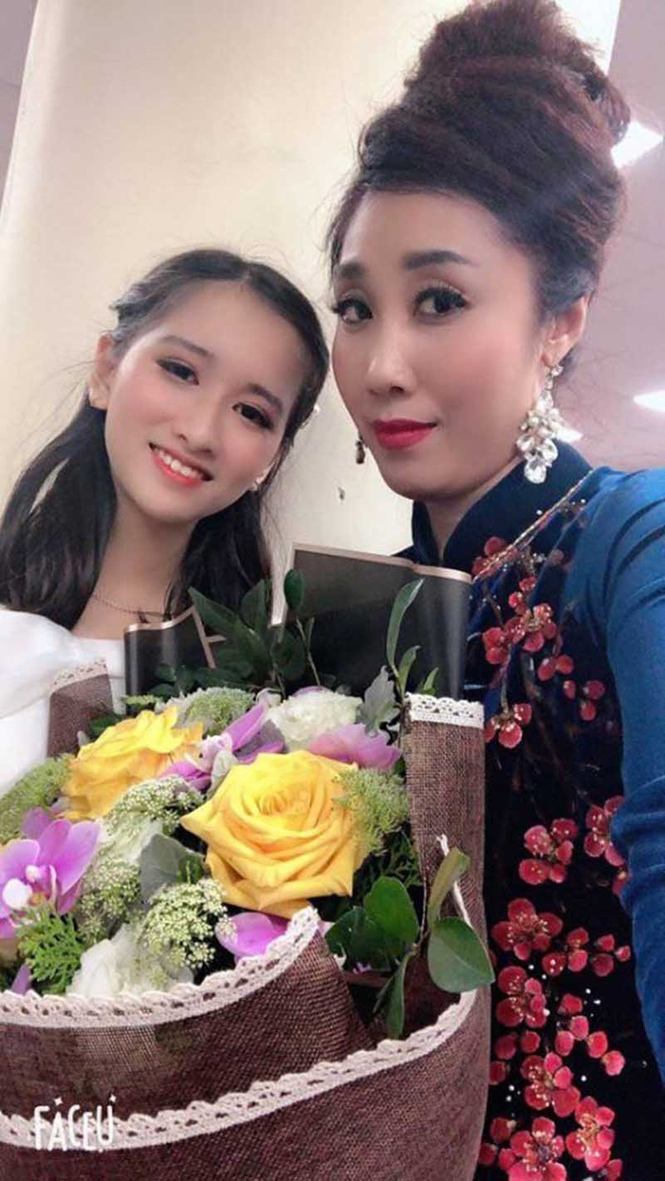 Nữ sinh cấp 2 bất ngờ nổi tiếng khi xuất hiện trên sóng truyền hình - 4 Nữ sinh cấp 2 bất ngờ nổi tiếng khi xuất hiện trên sóng truyền hình - 4