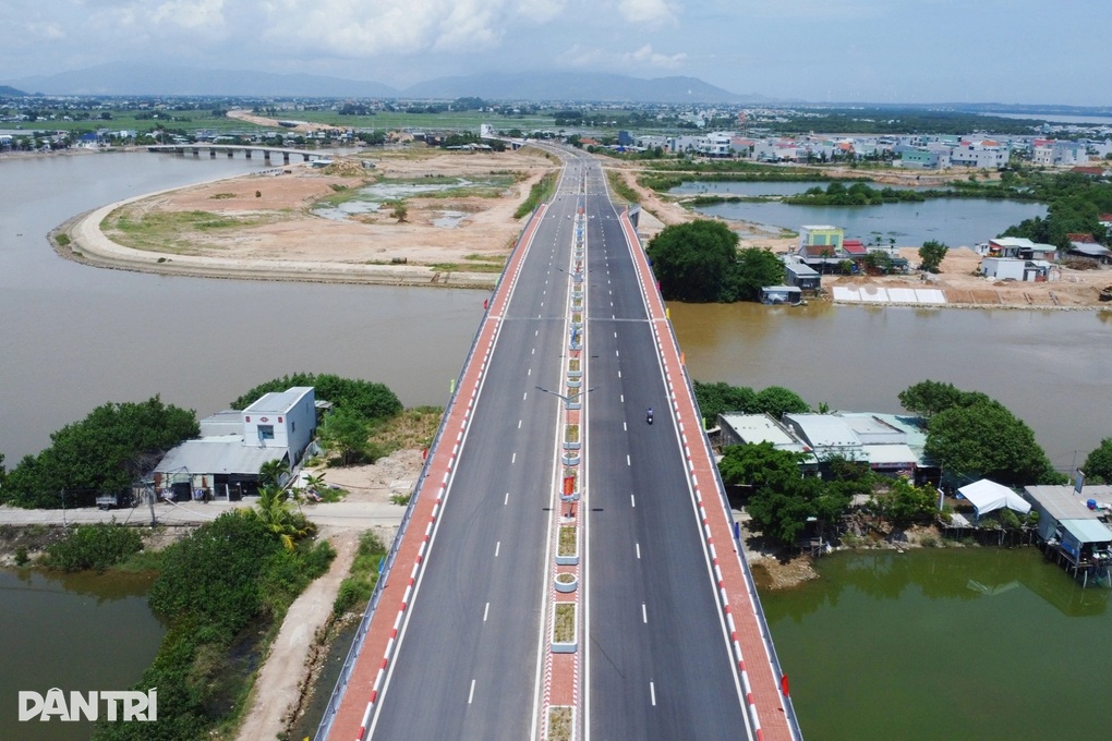 Khánh thành 2 dự án giao thông hơn 850 tỷ đồng ở Gia Lai - 2 Khánh thành 2 dự án giao thông hơn 850 tỷ đồng ở Gia Lai - 2
