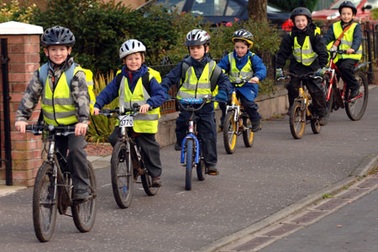 Đạp xe đến trường giúp trẻ tập trung học hơn