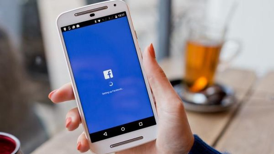 Lên Facebook bình luận khiếm nhã, 2 cô giáo bị tạm đình chỉ công tác - 1 Lên Facebook bình luận khiếm nhã, 2 cô giáo bị tạm đình chỉ công tác - 1