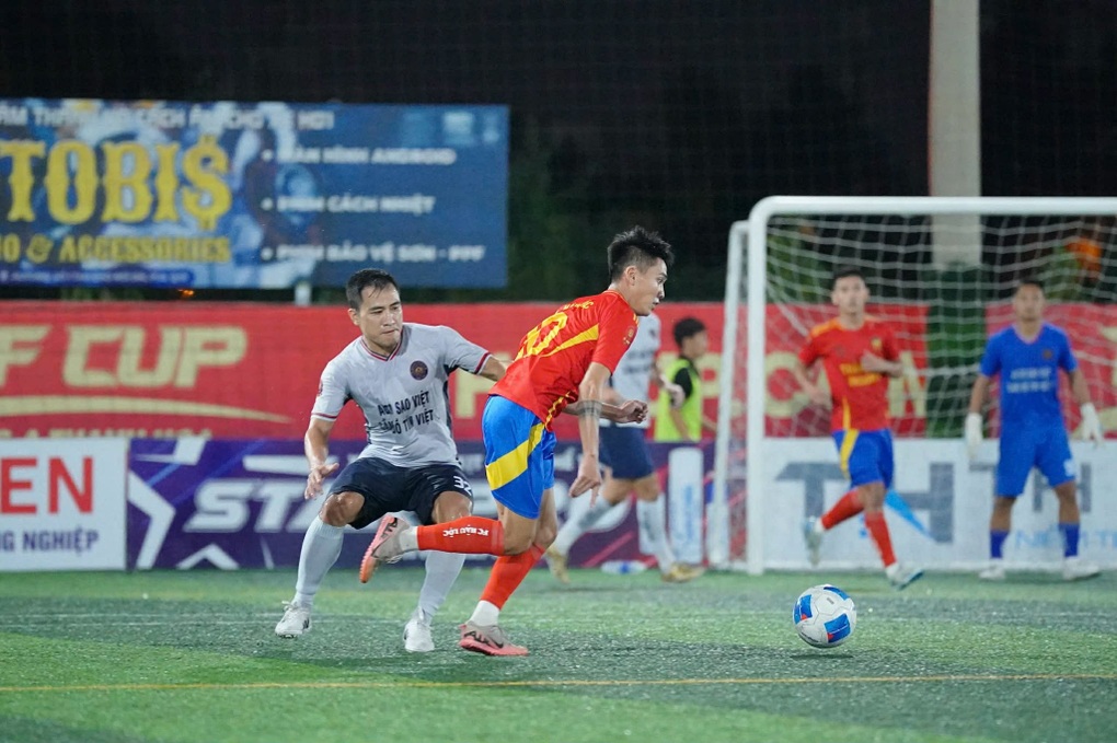 Nhiều cựu danh thủ bóng đá tham dự giải đấu sân 7 người tại TPHCM - 1