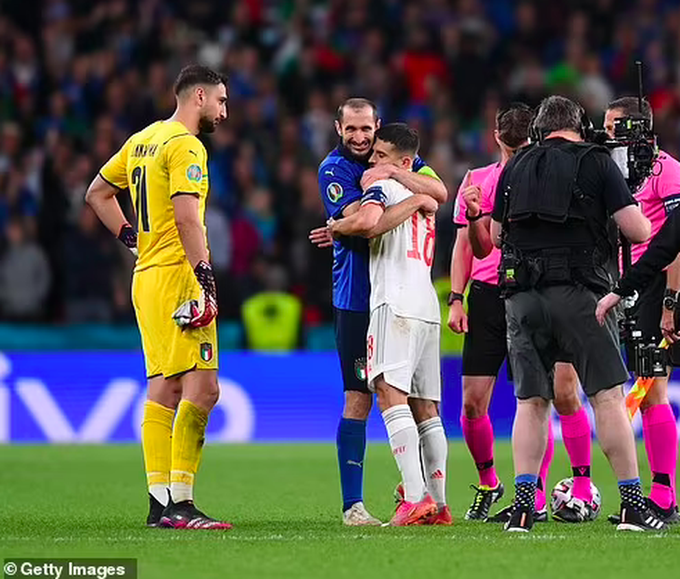 Chiellini gọi Jordi Alba là kẻ dối trá trước loạt sút luân lưu - 3 Chiellini gọi Jordi Alba là kẻ dối trá trước loạt sút luân lưu - 3