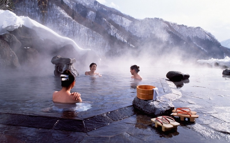 Các quy tắc cần biết để tắm onsen chuẩn Nhật ở nơi nam nữ tắm chung - 1 Các quy tắc cần biết để tắm onsen chuẩn Nhật ở nơi nam nữ tắm chung - 1