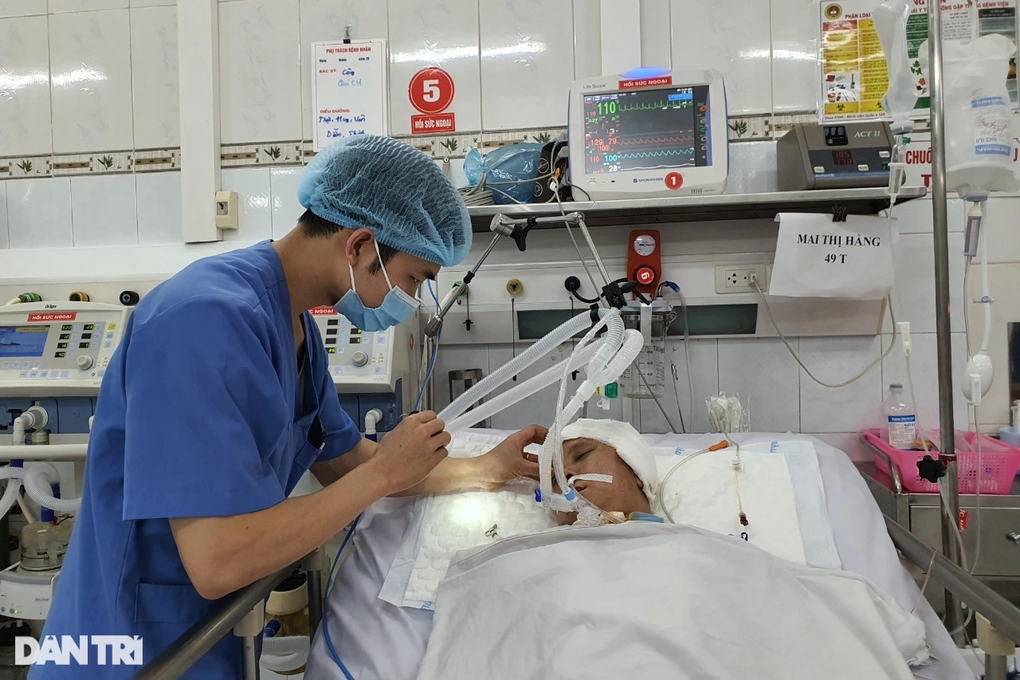 Nghẹn lòng bữa ăn của gia đình nghèo khó, bệnh tật ở ngoại thành Hà Nội - 1 Nghẹn lòng bữa ăn của gia đình nghèo khó, bệnh tật ở ngoại thành Hà Nội - 1