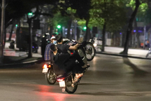 Ngăn chặn 9 thiếu niên chạy xe máy nẹt pô, đánh võng ở Long An