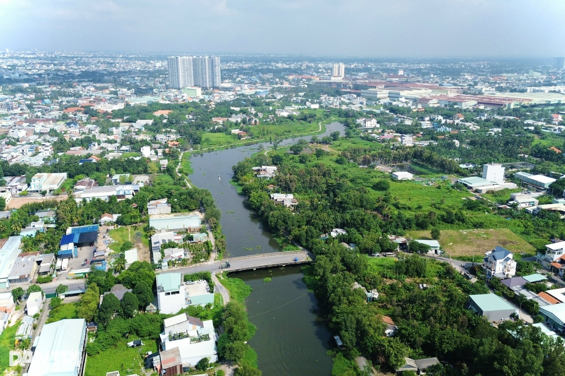Bốn cây cầu bị nước cuốn trôi hết 3 cây, người dân ở TPHCM đi lại ra sao - 11 Bốn cây cầu bị nước cuốn trôi hết 3 cây, người dân ở TPHCM đi lại ra sao - 11