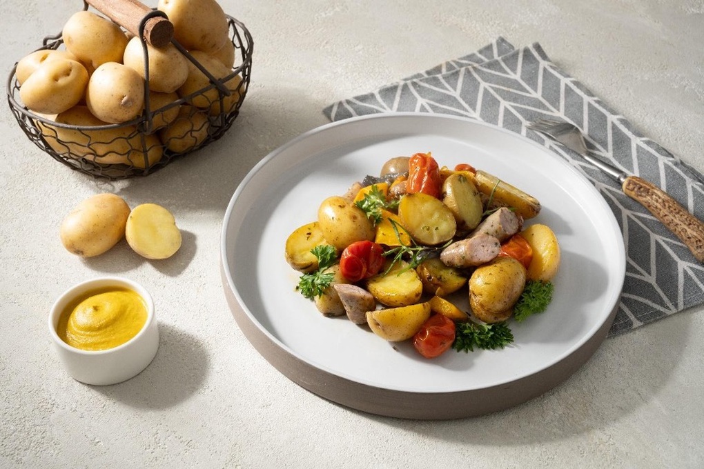 Cách làm món khoai tây Mỹ nướng lò với xúc xích Ý cho buổi tối cuối tuần - 2 Cách làm món khoai tây Mỹ nướng lò với xúc xích Ý cho buổi tối cuối tuần - 2