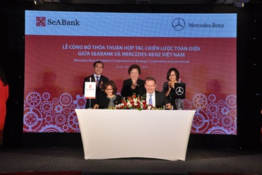 Mercedes-Benz “bắt tay” với ngân hàng phát hành thẻ Mercedes Platinum