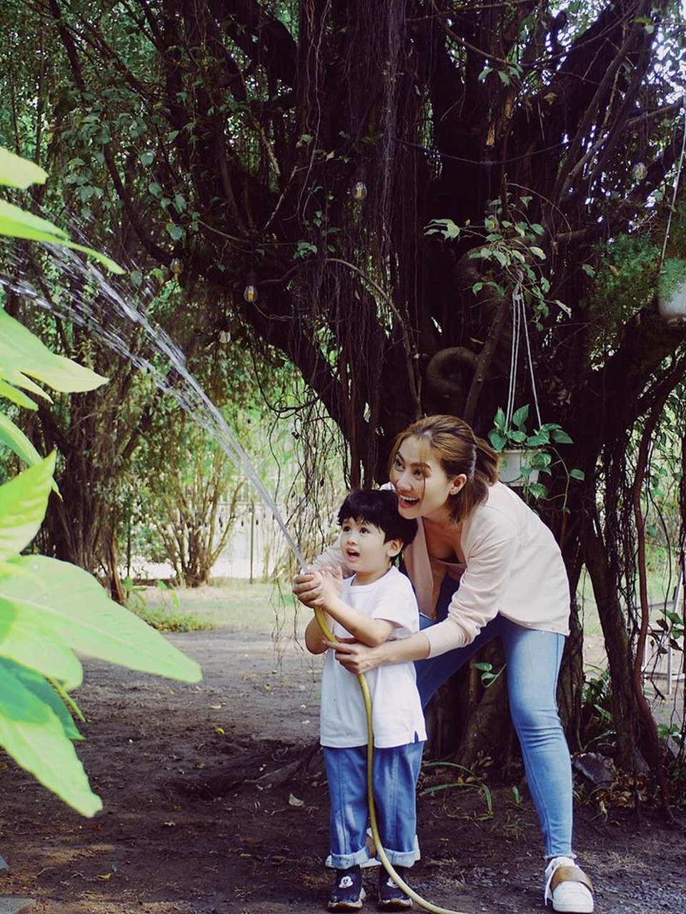 Sao Việt đi đâu, làm gì ngày đầu năm? - 36