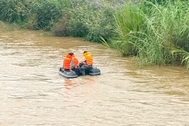 Tìm kiếm nữ sinh rơi xuống sông mất tích ở Lâm Đồng
