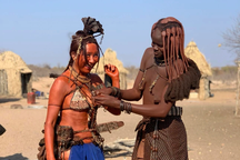 Khách Việt ngỡ ngàng đến bộ tộc không bao giờ tắm, phụ nữ chỉ để ngực trần