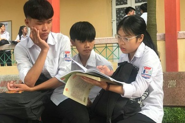 Cập nhật gợi ý giải đề thi THPT quốc gia 2019 trên Dân trí