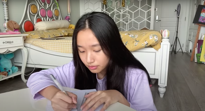 Mặt mộc siêu xinh của Jenny Huỳnh - Youtuber 15 tuổi “quá là sến” đang được dân mạng rất cưng - Ảnh 9.