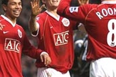 Chiến thắng thứ 10 liên tiếp tại Old Trafford!