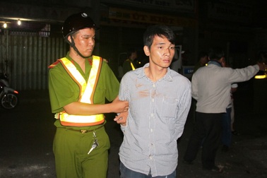 Chở ma túy bị cảnh sát đuổi, bỏ chạy tự gây thương tích nặng