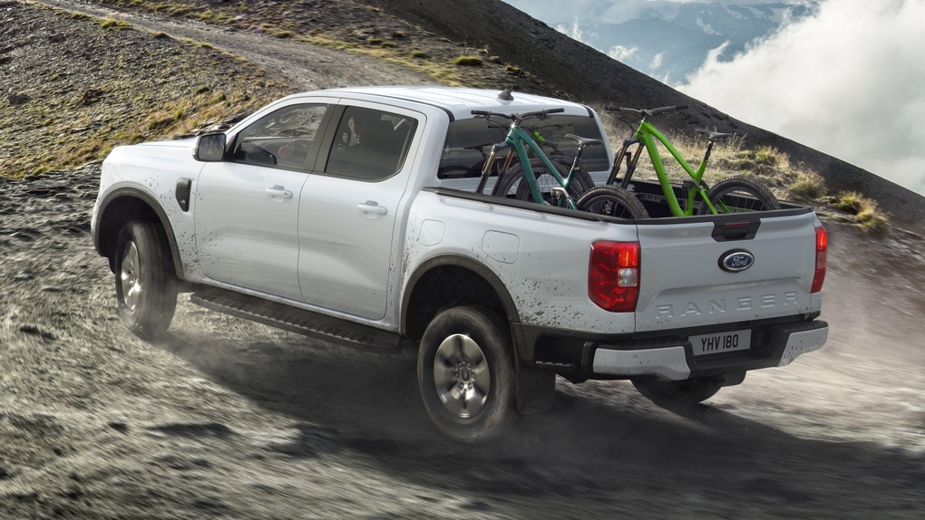 Ford Ranger có thêm phiên bản PHEV, chạy được 45km thuần điện - 10