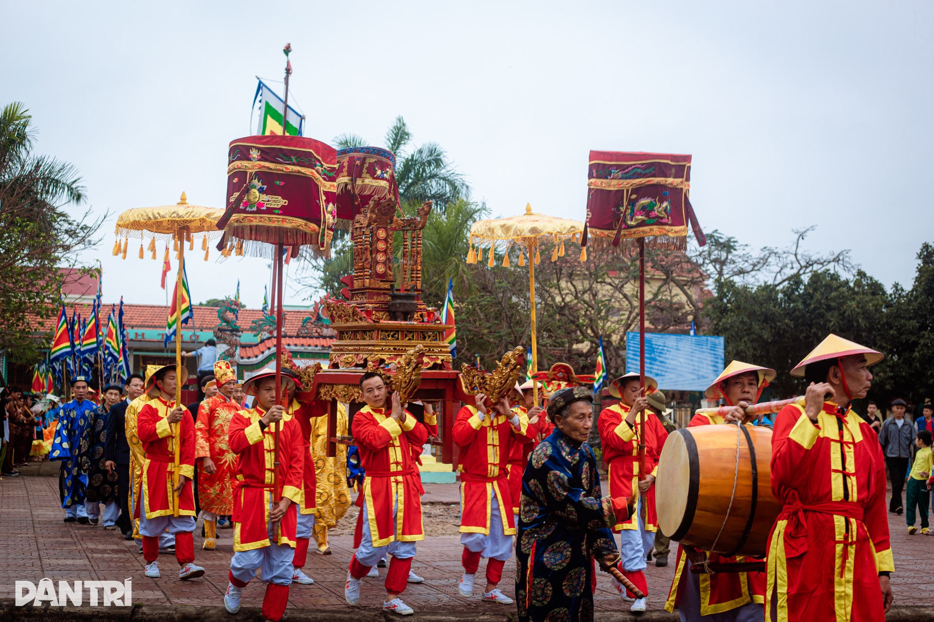 Trải nghiệm lễ hội cầu ngư đầy màu sắc tại làng biển có lịch sử gần 400 năm - 1 Trải nghiệm lễ hội cầu ngư đầy màu sắc tại làng biển có lịch sử gần 400 năm - 1